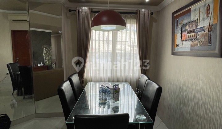 Disewakan apartemen royal medit dgn private lift di central park 1