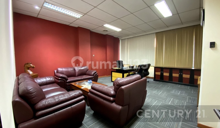 5-Storey Building in a Strategic Location on the Edge of Buncit Raya Street, South Jakarta