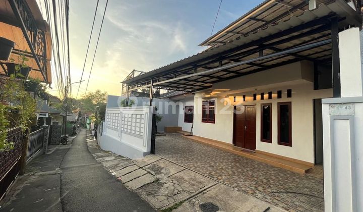 Rumah 2 Lantai Terawat Siap Huni di Lenteng Agung Jakarta Selatan