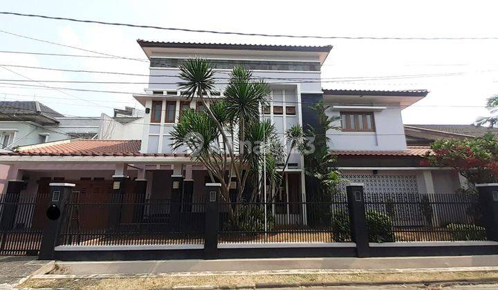 Rumah 2 Lantai Bagus Semi Furnished Sertifikat Hak Milik Di Lebak Bulus Jakarta Selatan 1