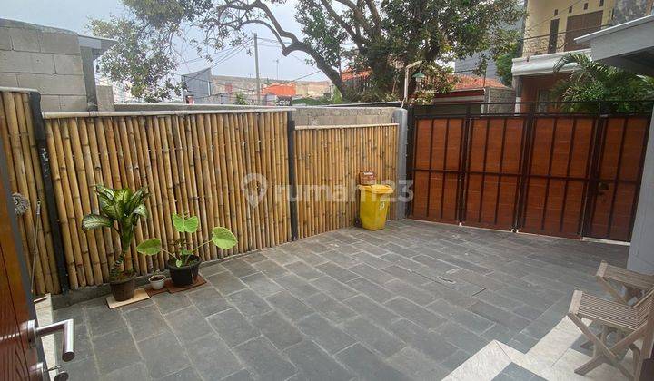 Disewakan Rumah Modern 2,5 Lantai Siap Huni di Kebagusan Jakarta Selatan 2