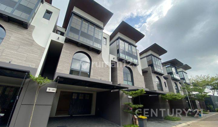 Rumah Baru 3 Lantai Modern Kontemporer Dalam Cluster 1