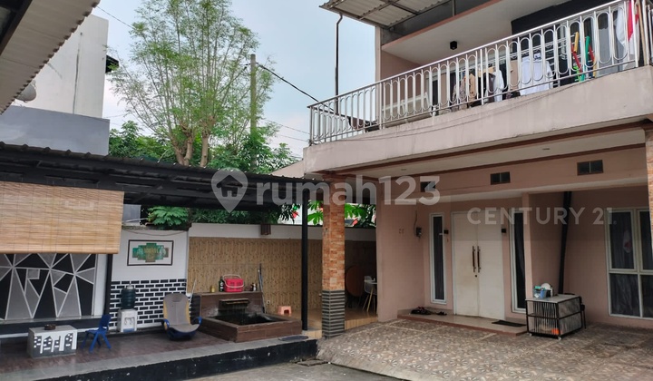 Rumah Dua Lantai Dalam Townhouse Cimanggis Depok
