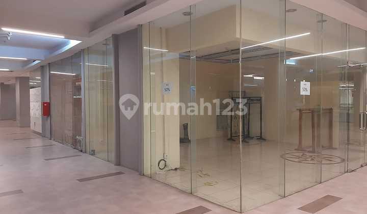 Dijual Cepat! Toko Strategis Posisi Hook di Poins Square Mall Lebak Bulus Jakarta selatan Siap Pakai & Ramai Pengunjung Dijual Cepat! Toko Strategis Posisi Hook di Poins Square Mall Lebak Bulus Jakarta selatan Siap Pakai & Ramai Pengunjung