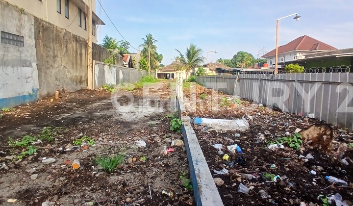 Tanah Luas Tepi Jalan Lokasi Strategis di Depok