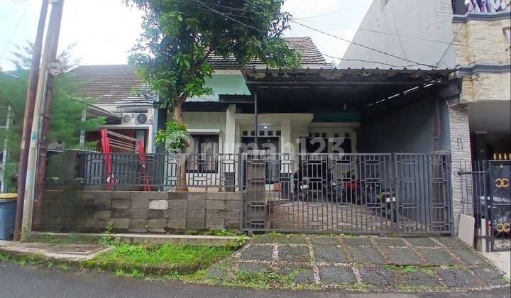 Modern Minimalist House in a One Gate System Cluster in Depok City 2