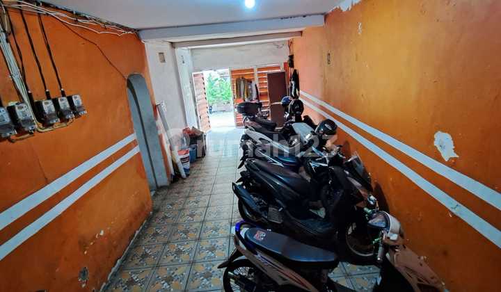 2-Story House with Shop and Boarding Rooms in Ragunan, South Jakarta 2