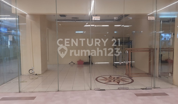 Toko Di Hook Dalam Poins Square Lebak Bulus Jakarta Selatan