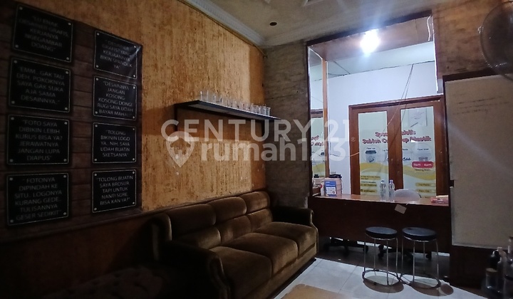 Rumah 4 Lantai Dekat Jalan Utama Dijual Murah di Depok Jabar 2