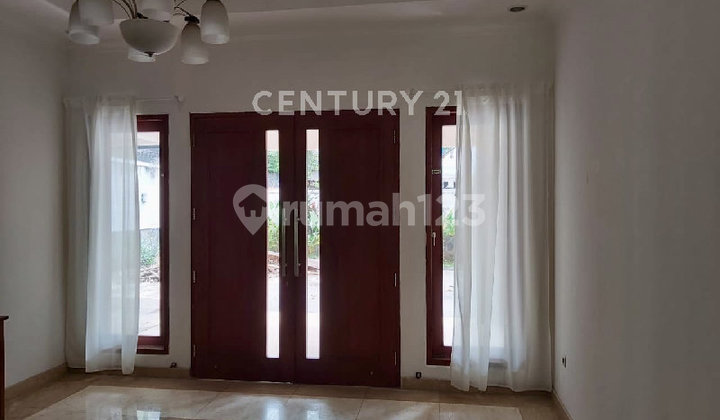 Rumah Asri Halaman Luas & Private Pool Cilandak Jakarta Selatan 2