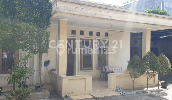 Warehouse For Sale in Strategic Location. Cheap in Limo Depok