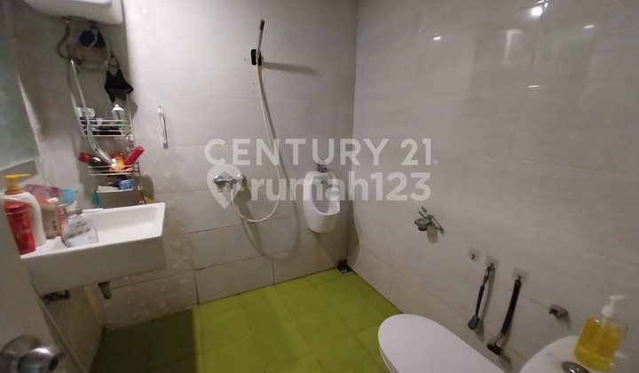 Modern 2.5-Story Hook House in a Cluster in Depok 2