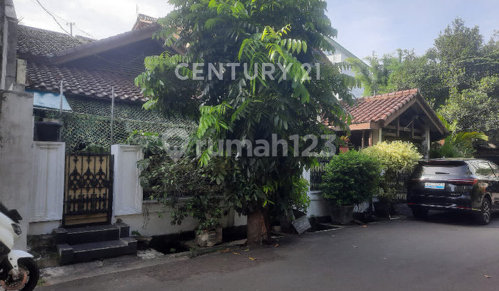 Rumah Hook 2 Lantai Lokasi Strategis Tomang Jakarta Barat 2