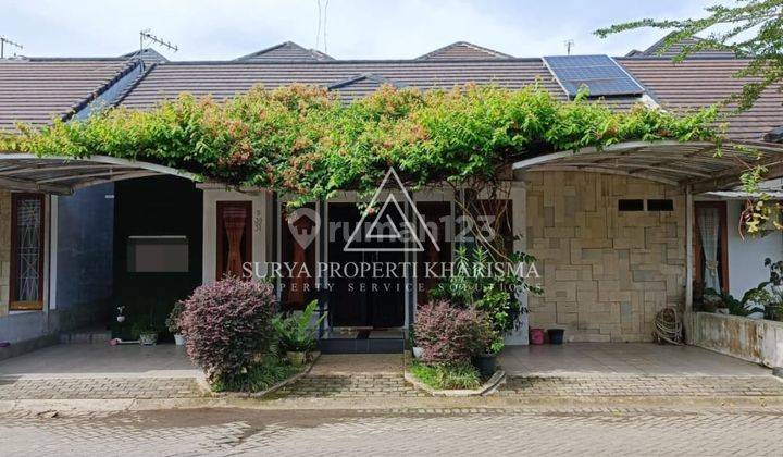 Rumah di Jalan Flamboyan Komplek Taman Asoka Asri 1