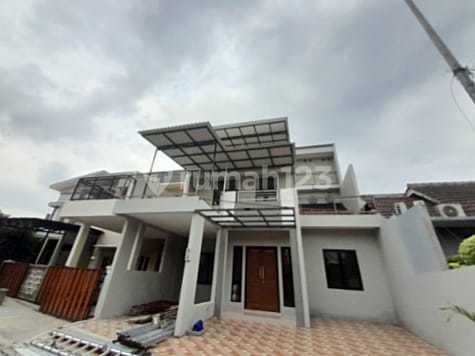 Rumah Bagus Brand New di BSD Taman Crysant Rumah Bagus Brand New di BSD Taman Crysant