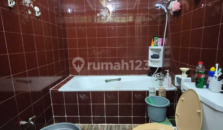 Rumah Di Puri Indah Depan Taman 2