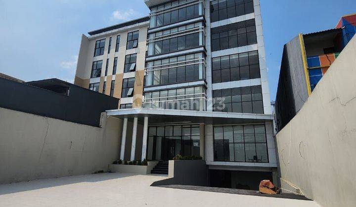 Di Jual New Building Otista Jakarta Timur 1