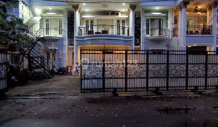 Di Jual Rumah Modern Klasik, di Kebayoran Baru Jakarta Selatan  2