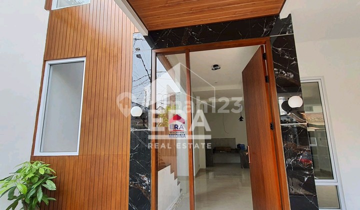 Beautiful Nice House In Bintaro Sector 9