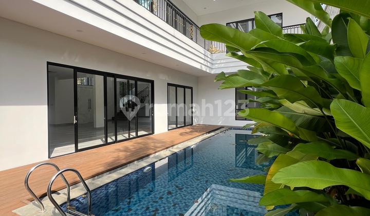 Rumah Mewah Ada Kolam Renang - Bintaro, Tangerang Selatan Rumah Mewah Ada Kolam Renang - Bintaro, Tangerang Selatan