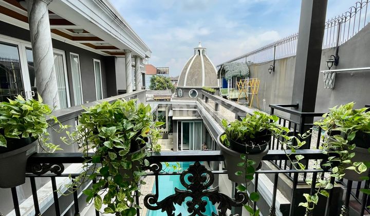 Rumah 3 Lantai Mewah Lengkap - Kebayoran Lama