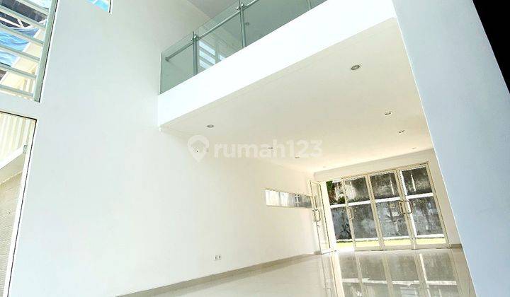 House For Sale 
cluster Hilltop 
sentul City 
lt 396 M² - Lb 400 M² - 2 Lantai
5 Bedrooms  - 3 Bathrooms- Balcony 
 2