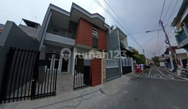 Rumah Baru Siap Huni Letak  Strategis 8 Menit ke RS.Omni. Bebas Banjir 