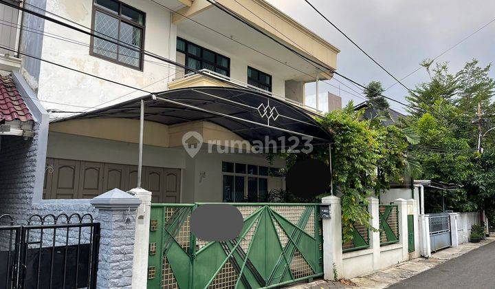 Sewa
rumah Di Area Senopati Scbd Jakarta Selatan 5br Unfurnish  1