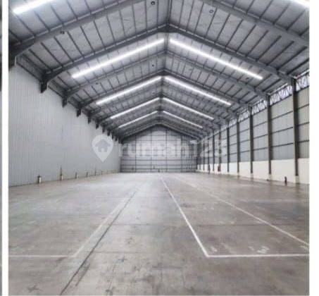 Di Sewakan Gudang di Cikarang, 
Modern Warehouse Grade 

Luas Lahan 38.814sqm
Luas Gudang 23.260sqm
Lantai Permukaan: Pelapis Lantai Epoxy 1