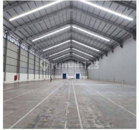 Di Sewakan Gudang di Cikarang, 
Modern Warehouse Grade 

Luas Lahan 38.814sqm
Luas Gudang 23.260sqm
Lantai Permukaan: Pelapis Lantai Epoxy 2