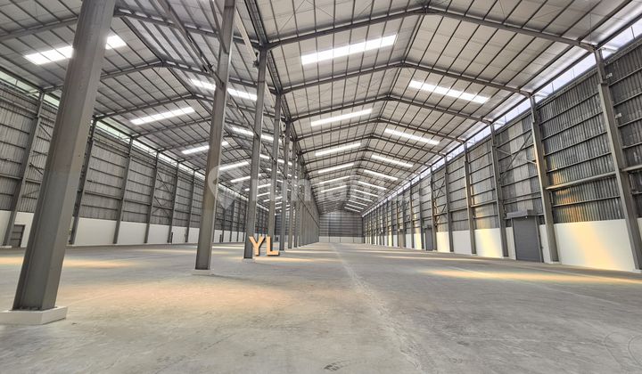 For Rent Ready-to-Use Warehouse in Cakung Cilincing, East Jakarta. For Rent Ready-to-Use Warehouse in Cakung Cilincing, East Jakarta.