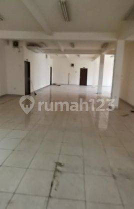 Disewa Ruko Gandeng 5
Di Cakung 
Total LT 22,5 x 15 : 337 m²
Total LB1015 m² 2