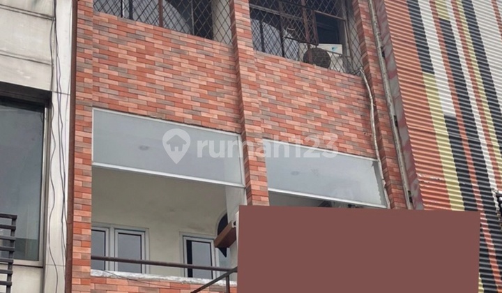 Jual Ruko Boulevard Raya Jual Ruko 3 Lantai + Dak. Jual Ruko Boulevard Raya Jual Ruko 3 Lantai + Dak.