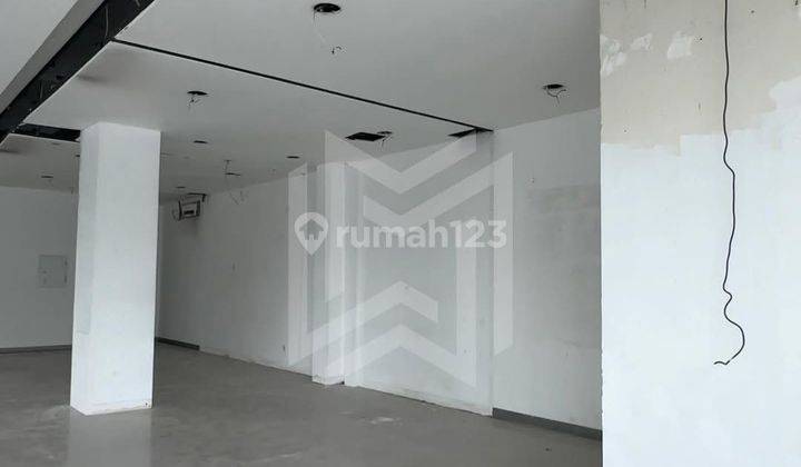 Sewa - Jual Mini Building Lantai 2 & 3
Kebayoran Baru , Jakarta Selatan 

Cocok Untuk Usaha Komersil 
Kantor, Klinik, Restaurant 2