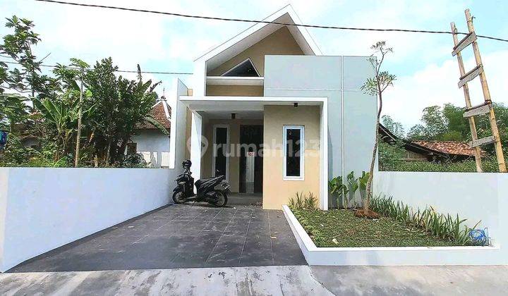 Rumah Scandinavian Keren di Utara Perempatan Munggur  1