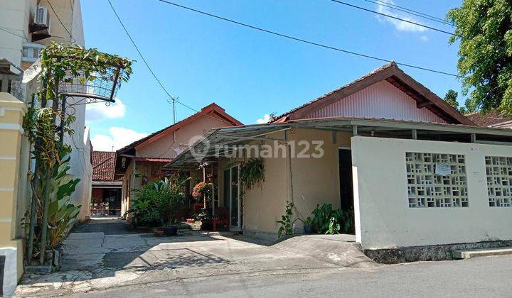 Rumah Lama Hitung Tanah Di Tamansiswa, Pusat Kota Jogja.  Cocok Untuk Hotel, Kantor Atau Usaha 1