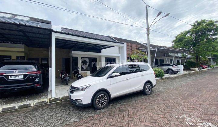 Rumah Siap Huni Strategis Dalam Perumahan Elit Di Tamantirto Kasihan Bantul Dekat Kampus Umy. One Gate Security System, Ada Kolam Renang 2