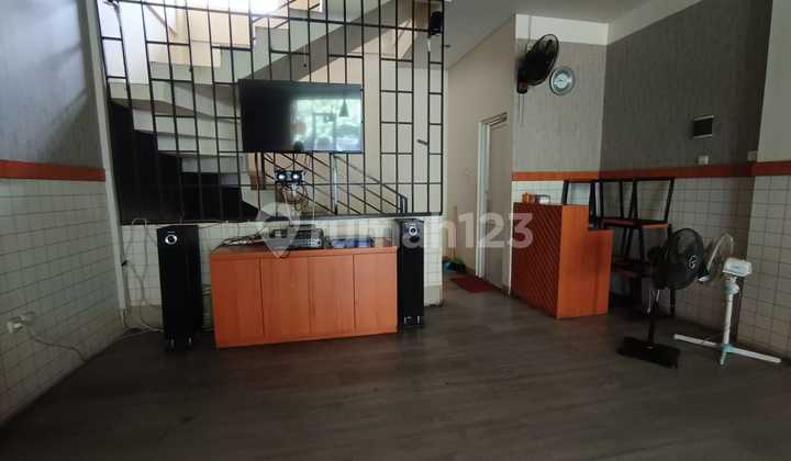 Ruko 3 Lantai Cocok Untuk Cafe Kuliner Klinik Kantor