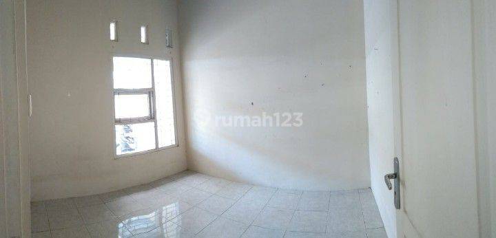 kamar tidur rumah di perum permata intan