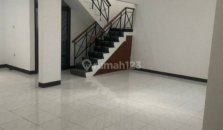 Rumah terawat dikomplek perumahan leuwisari 2