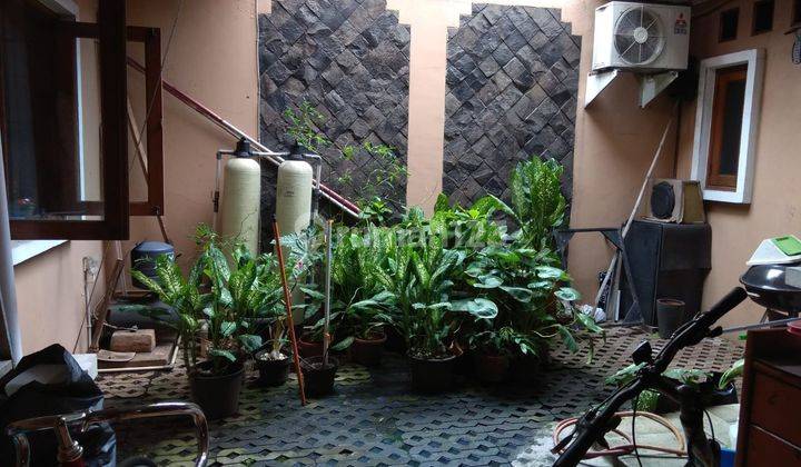 Di Jual Rumah 5 Kamar,2 Lantai Di Jakarta Timur Rumah Bagus  2