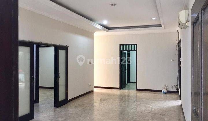 Di Jual Cepat Rumah 3 Kamar Tidur Furnished Kebayoran Baru Jakarta Selatan.. 1