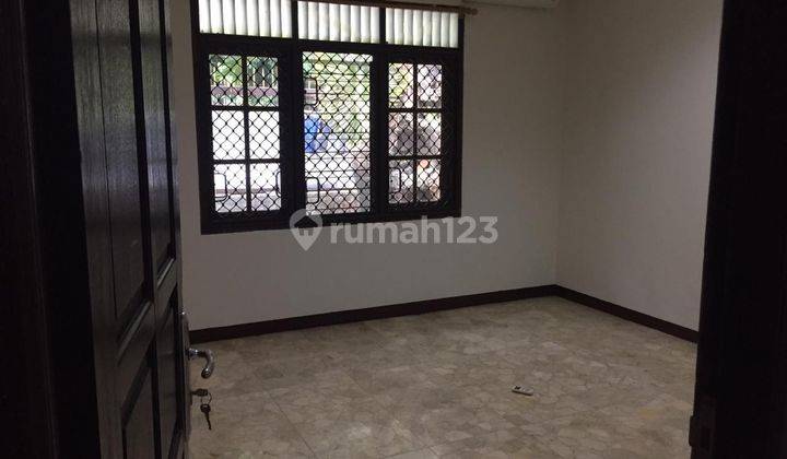 Di Jual Cepat Rumah 3 Kamar Tidur Furnished Kebayoran Baru Jakarta Selatan.. 2