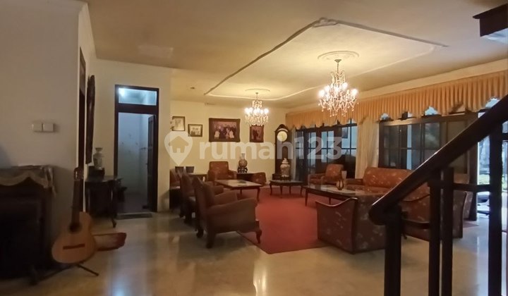 Rumah Menteng Di Jual Lokasi Tenang, 2