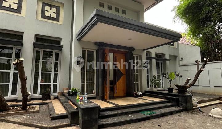 Luxury Clean House, Ready to Occupy in Menteng