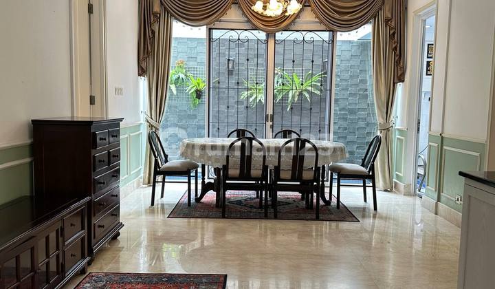 Sewa Rumah di Menteng Siap Pakai Furnished