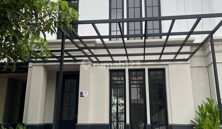 Rumah di Dian Istana Taman Ratu Modern Minimalis  1