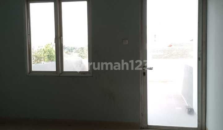 For Sale 3-Storey Shophouse on Duri Kosambi Main Road, West Jakarta