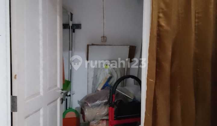 For Sale 2.5-Story House in Taman Semanan Indah, West Jakarta 2
