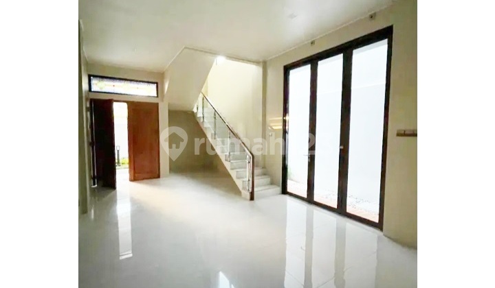 Rumah Sangat Bagus di Meruya, Kembangan Jakarta Barat Nego 